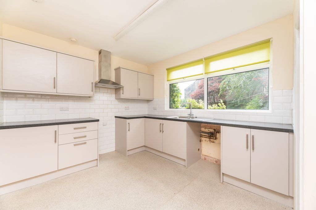 Property photo 3 of 40 Breakfast Kitchen