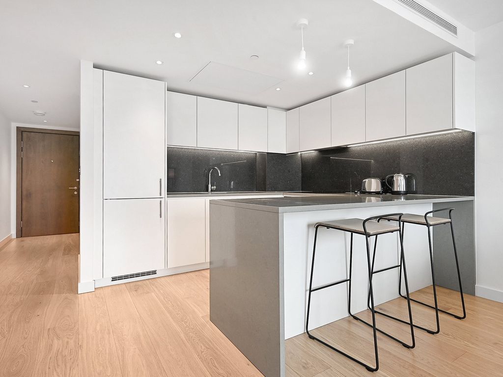 Property photo 1 of 16 Landmark Pinnacle