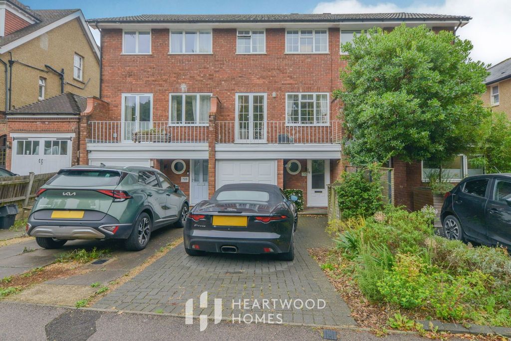 Property photo 2 of 26