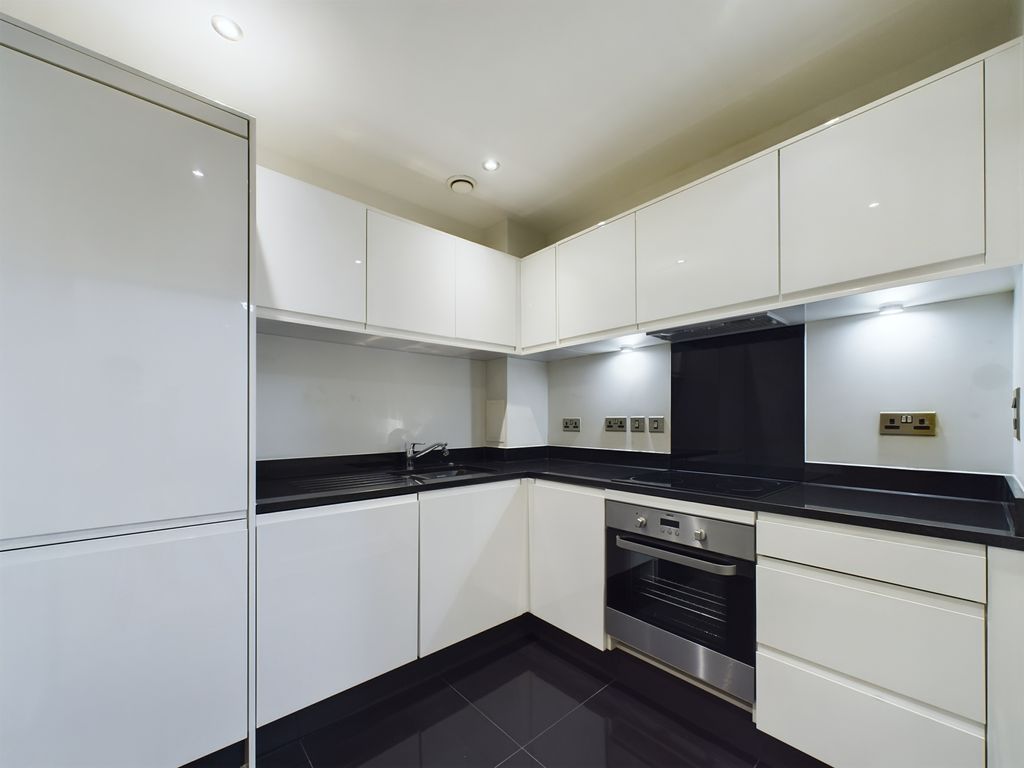 Property photo 2 of 13 Cam02337G0-Pr0307-Still038