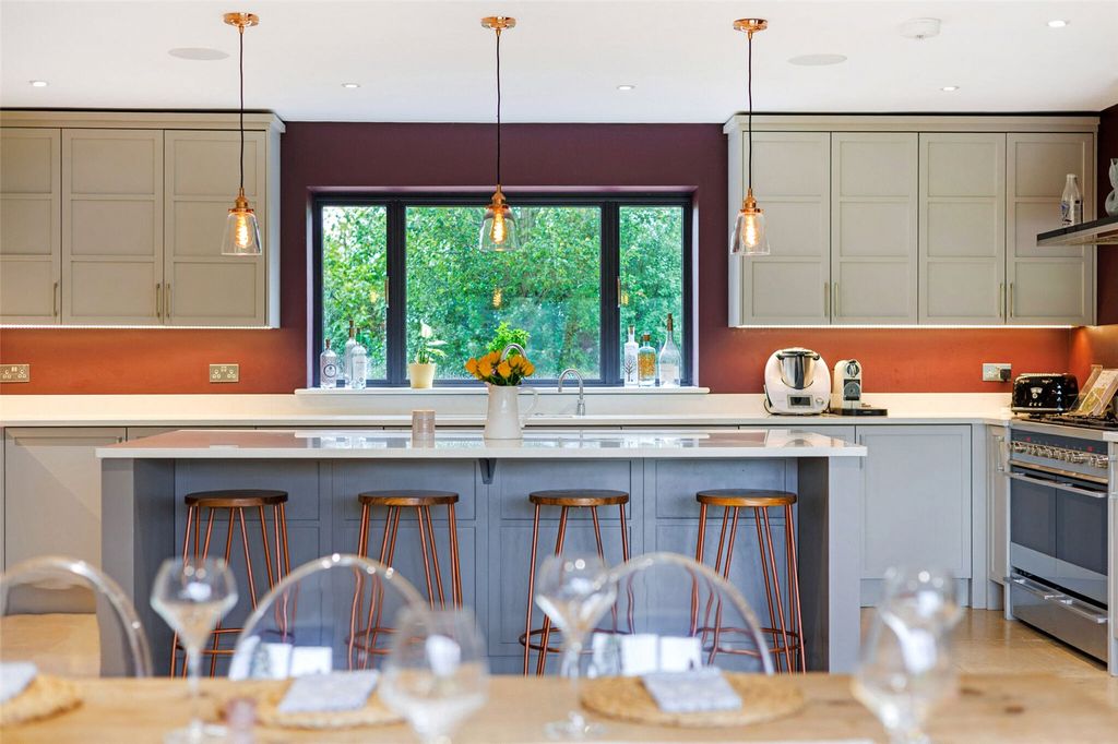 Additional image 14 of 6 bed detached house for saleMalders Lane, Maidenhead, Berkshire SL6