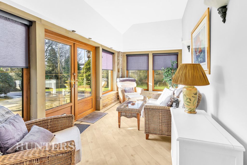 Property photo 2 of 50 Conservatory