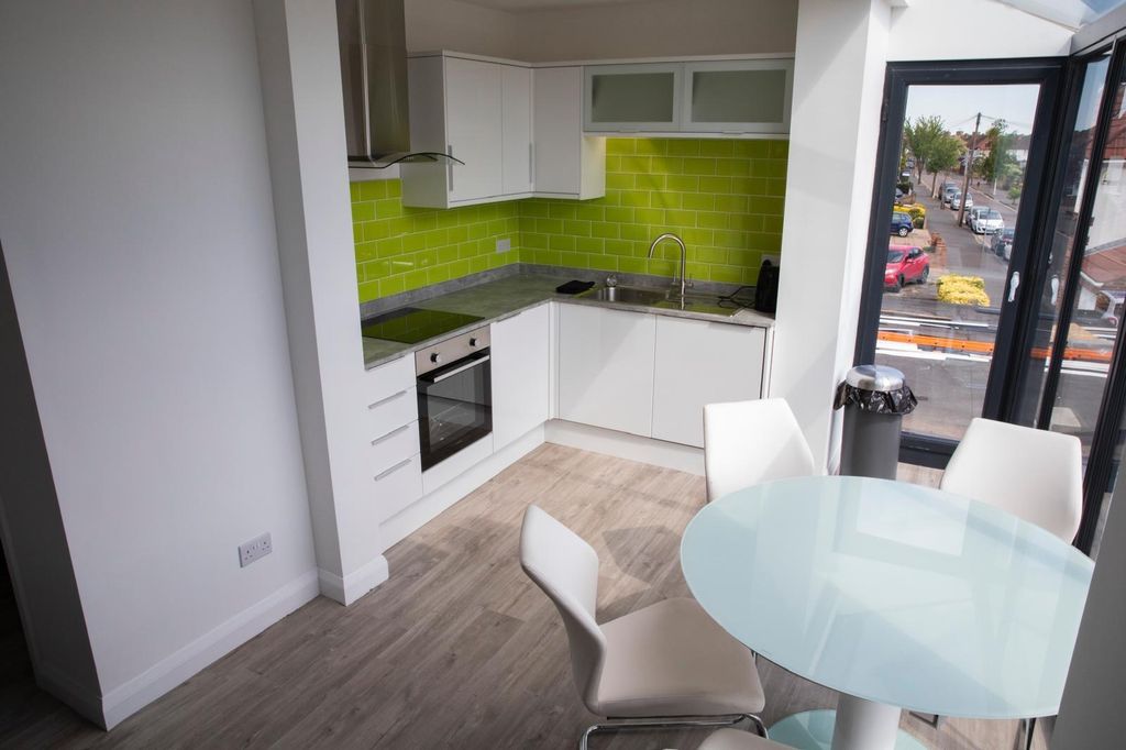 Property photo 3 of 13 F1Fa0A4F-5Bc3-4800-8751-0218ce9Fc466.Jpg
