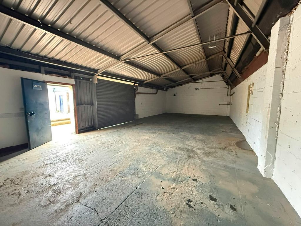 Property photo 3 of 4 Unit 15