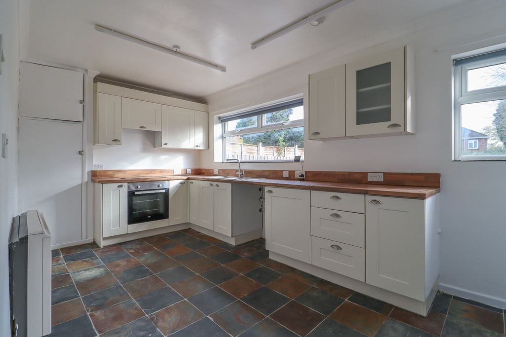 Property photo 2 of 17 4669734