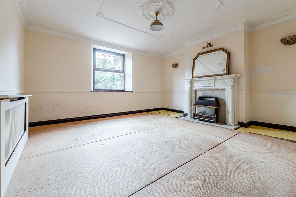 Property photo 2 of 21 Picture No. 12
