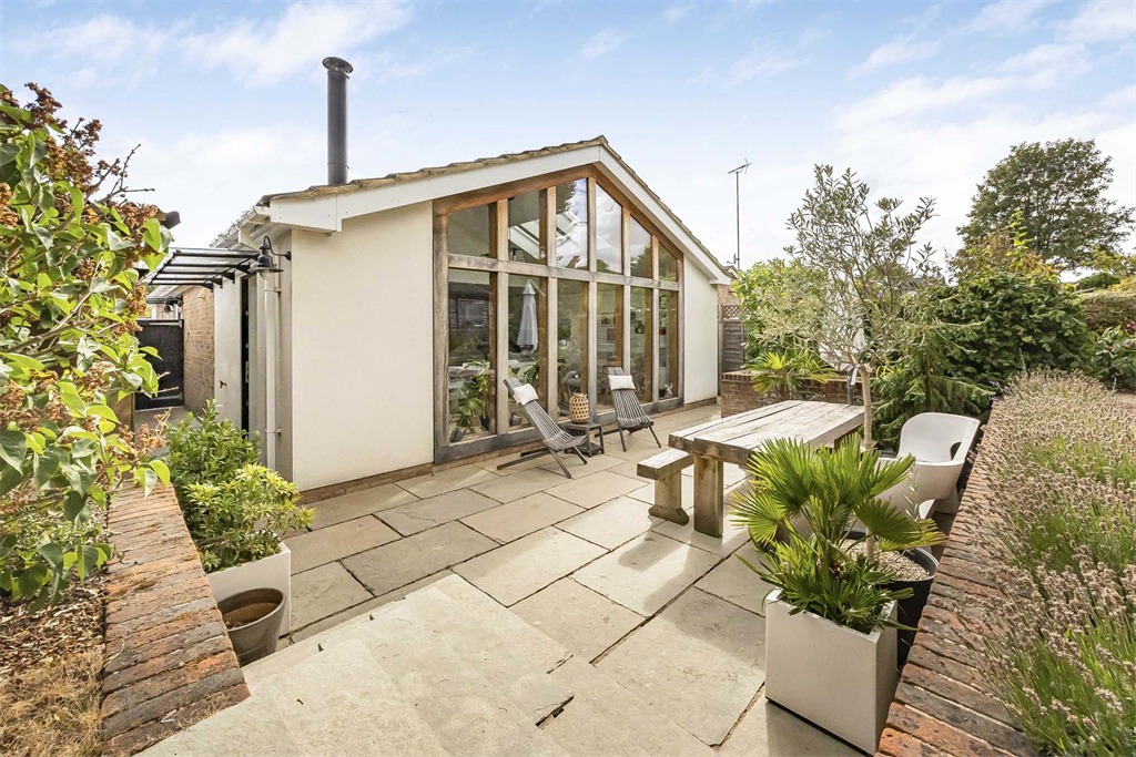 Property photo 1 of 21