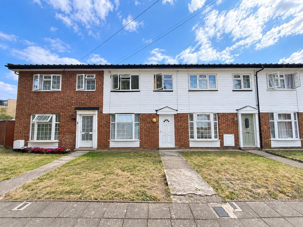 Property photo 1 of 8 Bright Terraced Houses Without Clutter.Png