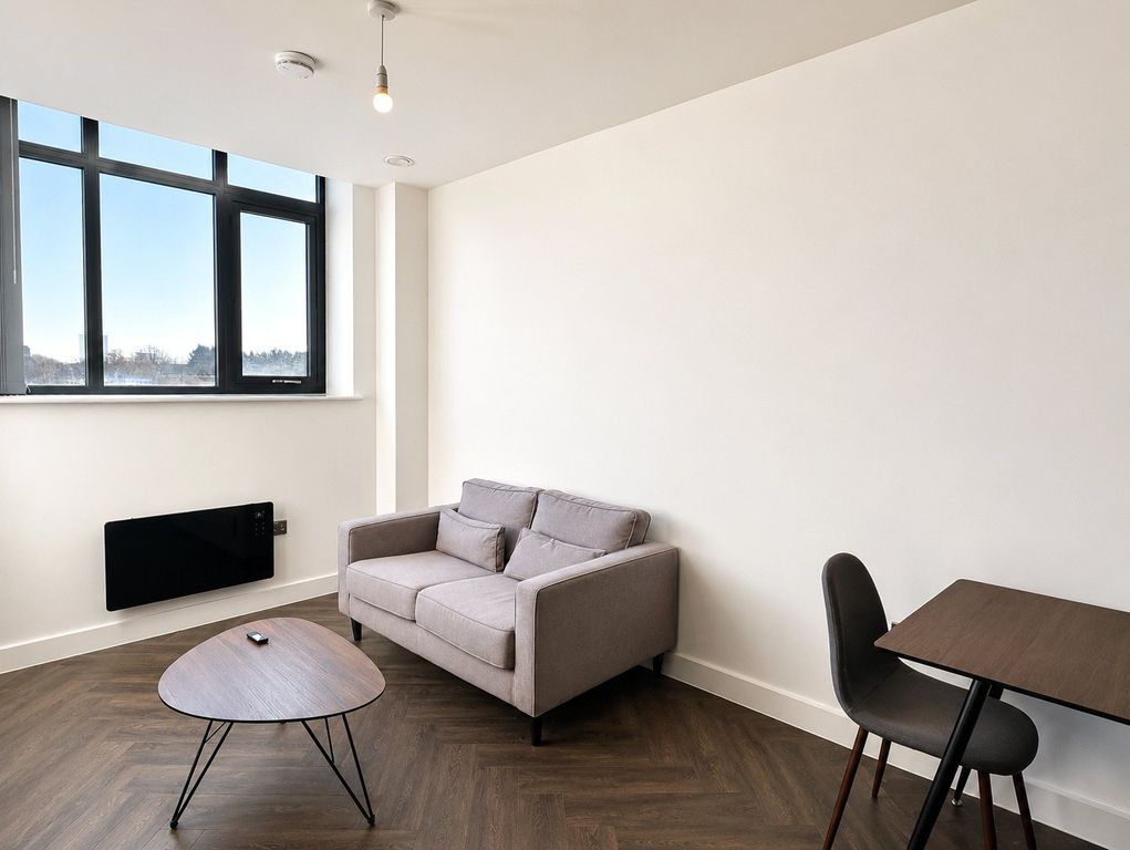 Property photo 2 of 7 Living Space