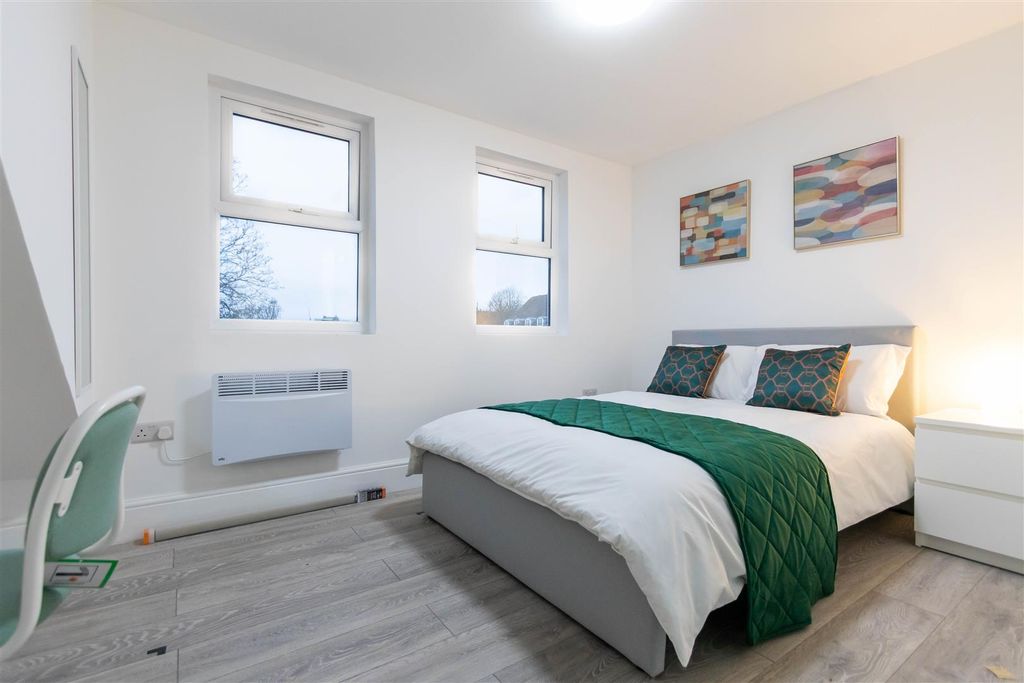 Property photo 1 of 6 Room 4.Jpg