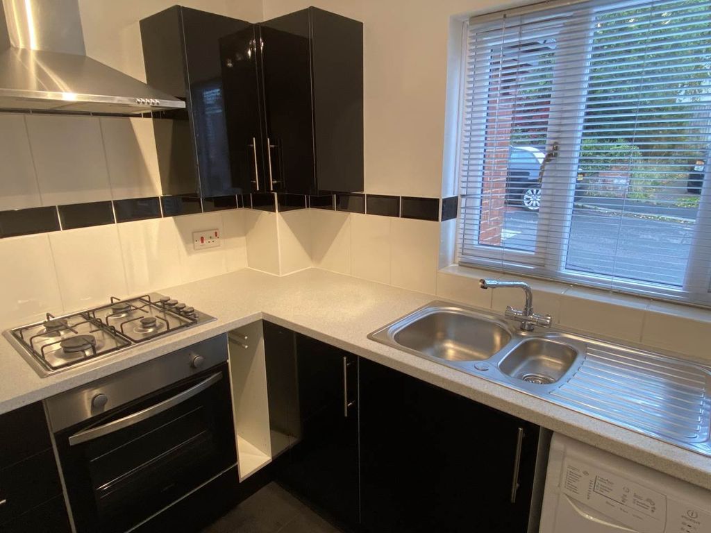 Property photo 2 of 5 Kitchen