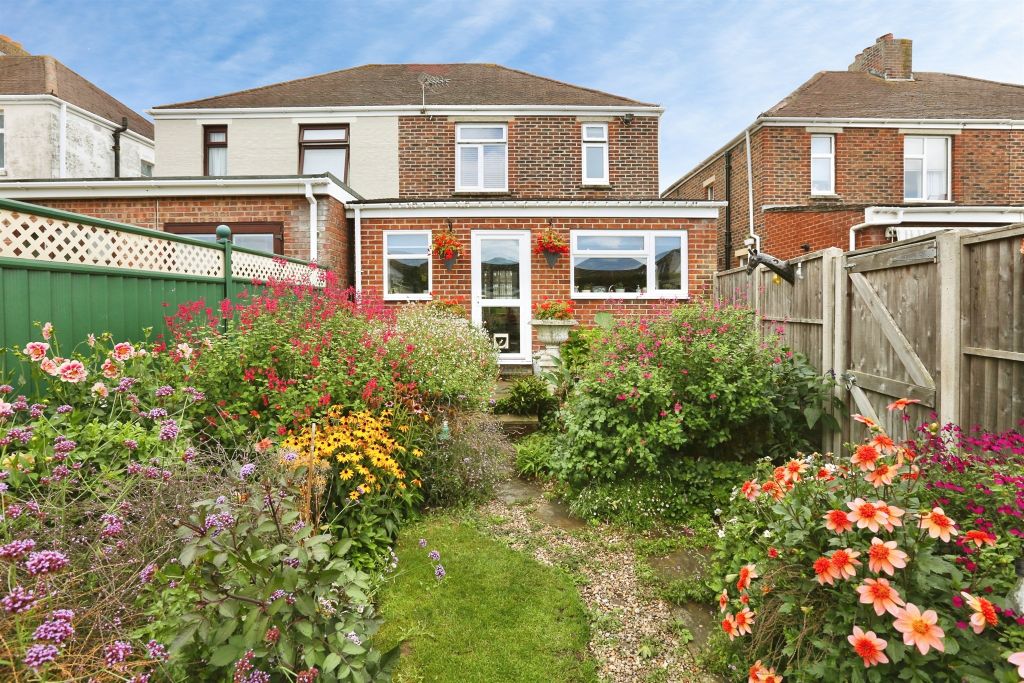 Property photo 2 of 16