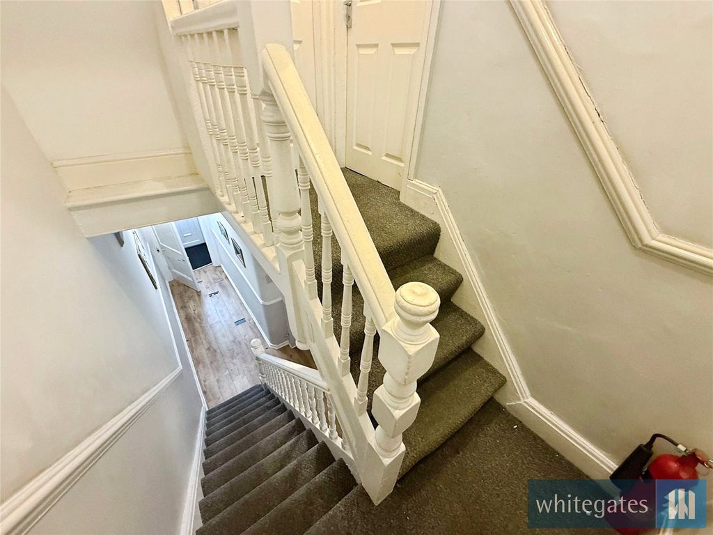 Property photo 3 of 12 Picture No. 02