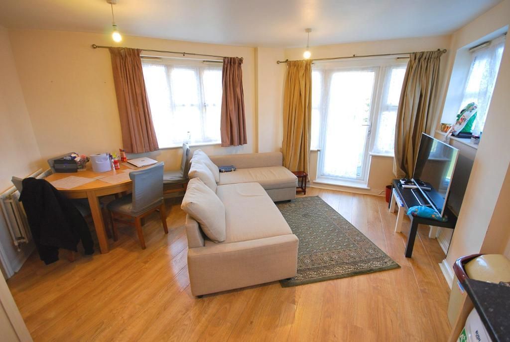 Property photo 3 of 12