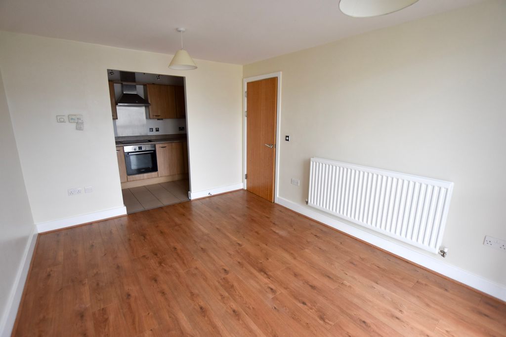 Property photo 3 of 13 Dsc_0005 (2)