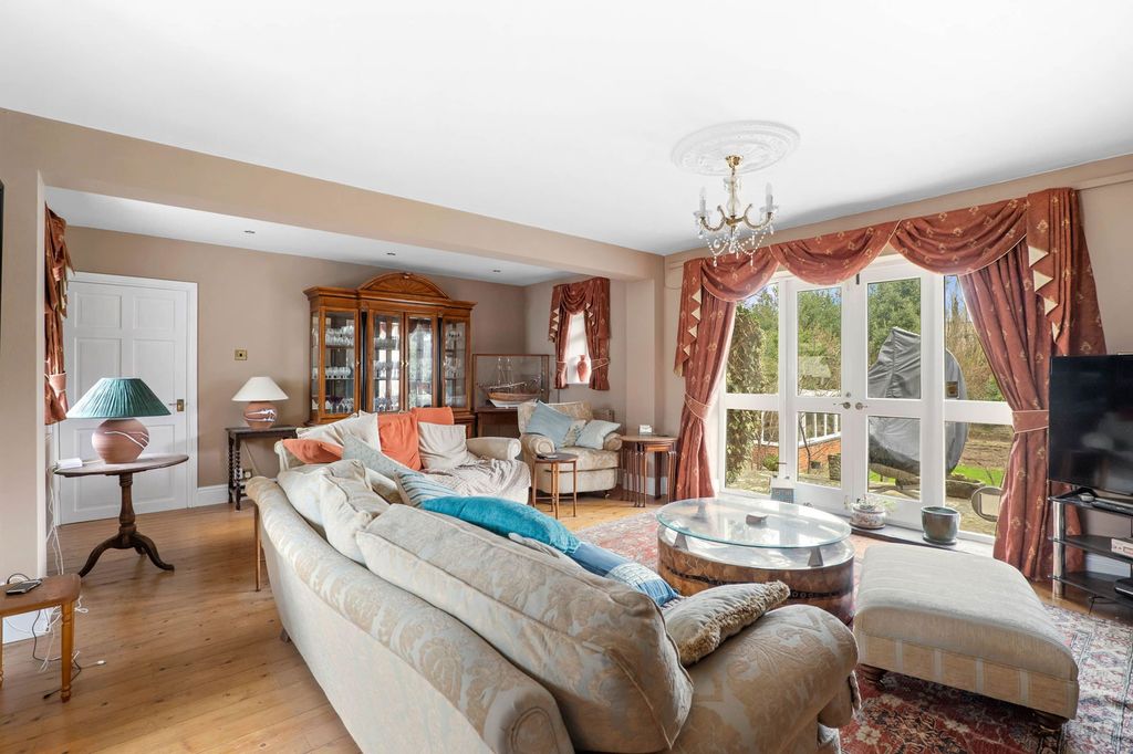 Property photo 3 of 23