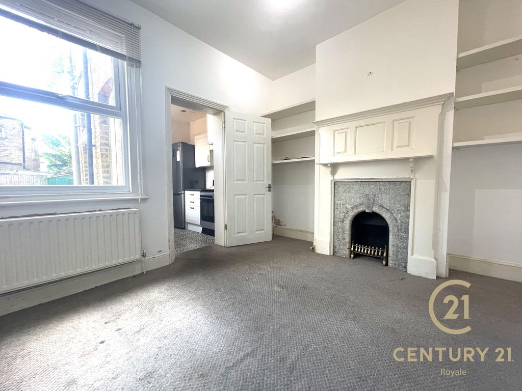 Property photo 2 of 19