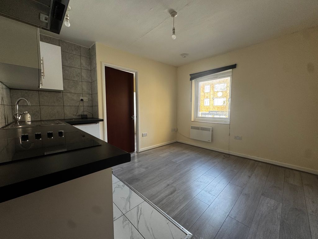 Property photo 1 of 4