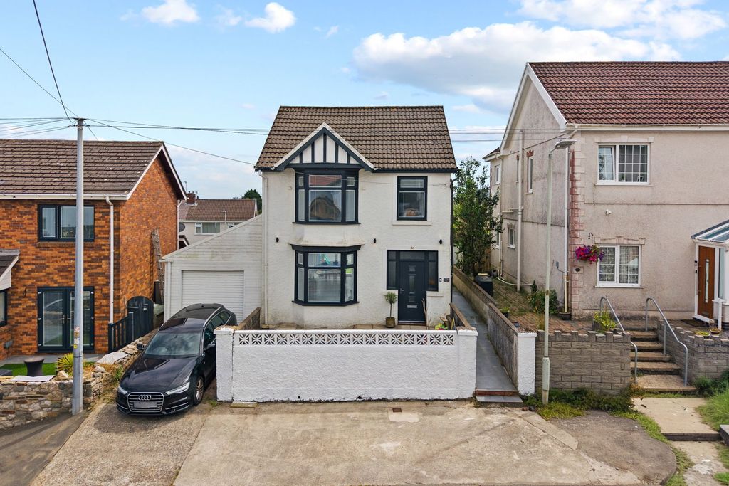 Property photo 1 of 25