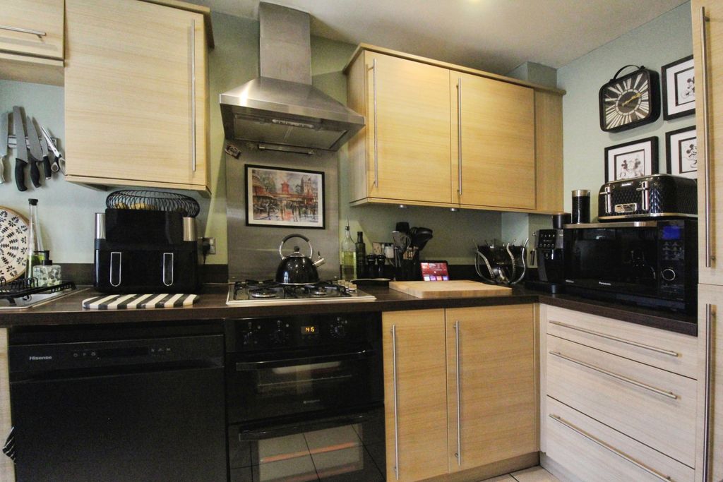 Property photo 2 of 28 Kitchen
