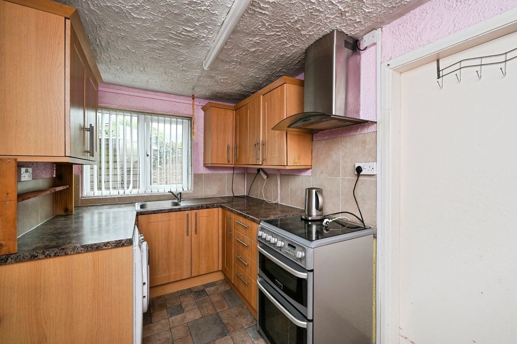 Property photo 3 of 17 Photo