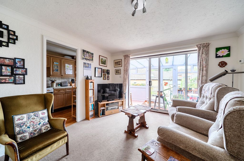Property photo 3 of 16 Sitting Room