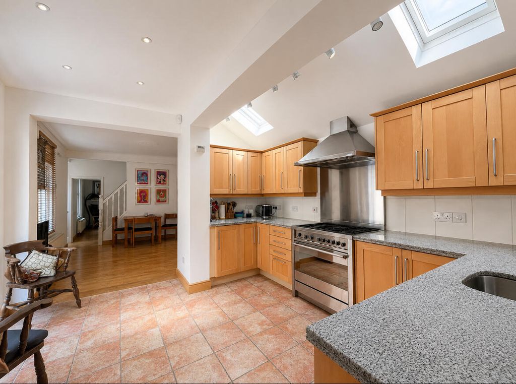 Property photo 2 of 14 Kitchen