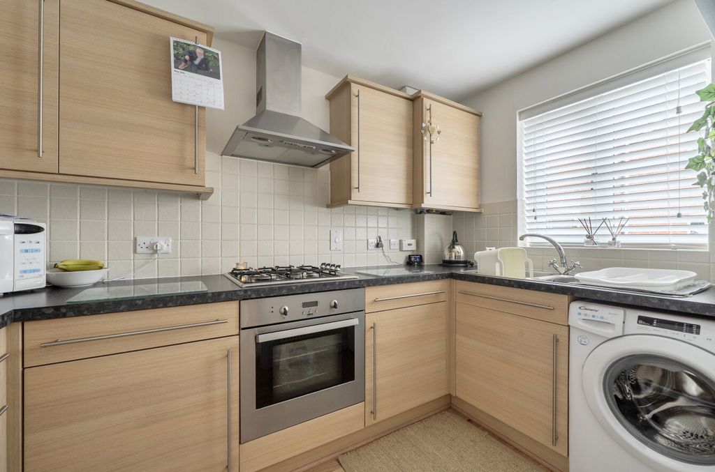 Property photo 3 of 25 1454864-18-69F9Fc...