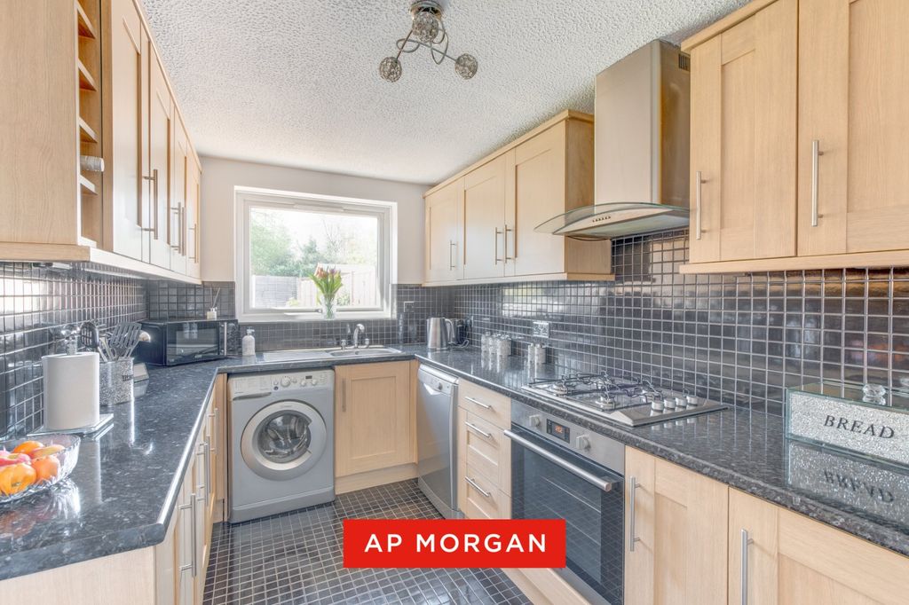 Property photo 2 of 13 Picture No. 11