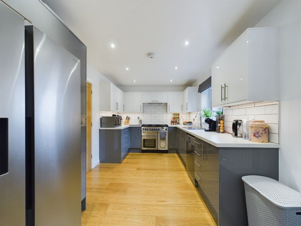 Property photo 2 of 13 Picture No. 23