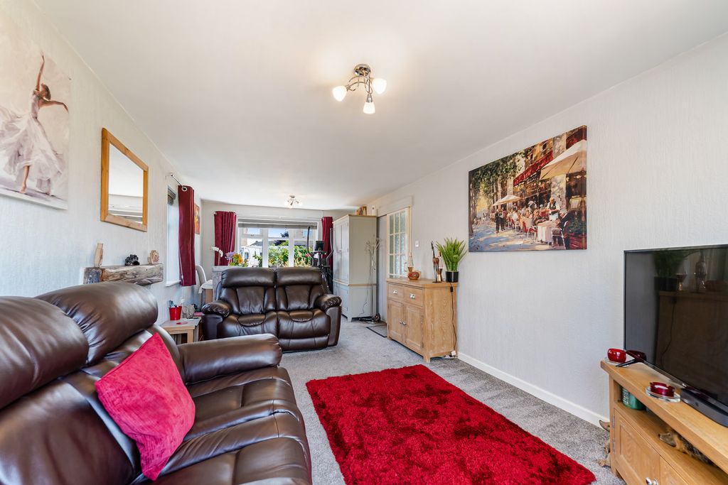 Property photo 3 of 13