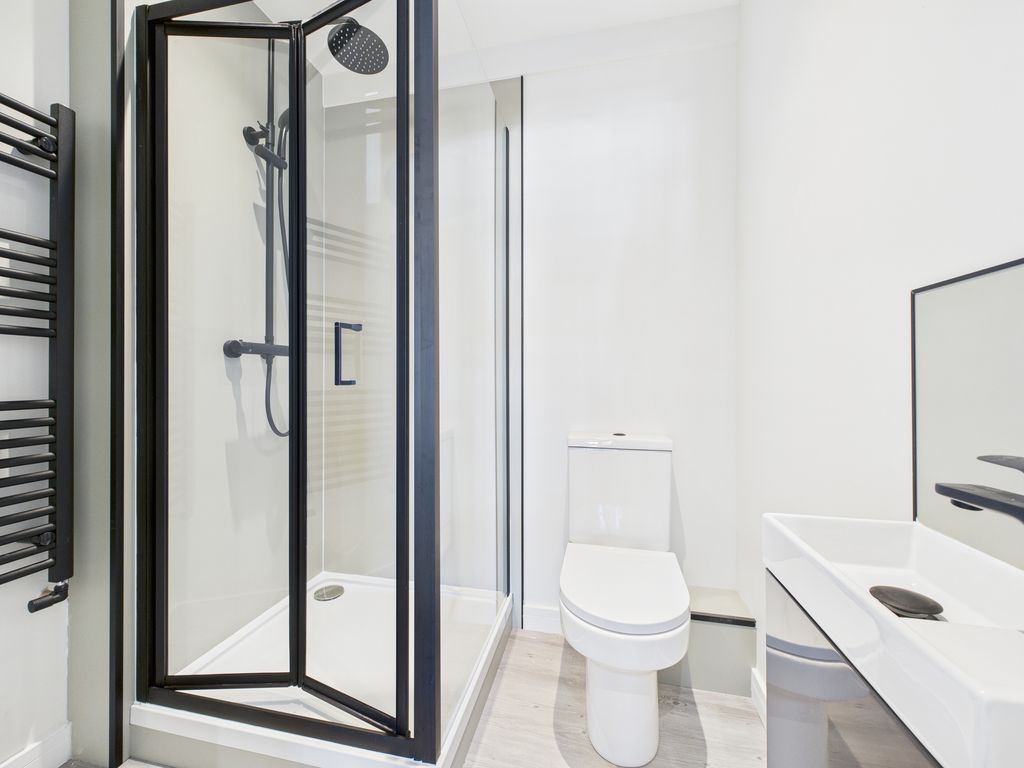 Property photo 1 of 6 Room 3 Ensuite