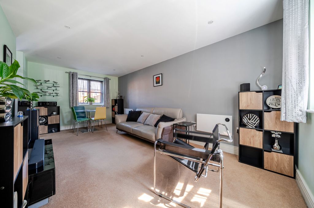 Property photo 3 of 10 1458766-8-6A030cc...