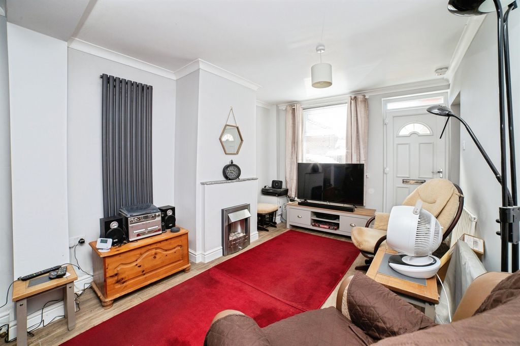 Property photo 3 of 12