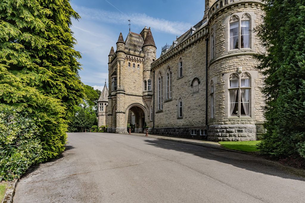 2 bed flat for saleChester Road, Oakmere CW8 photo 4