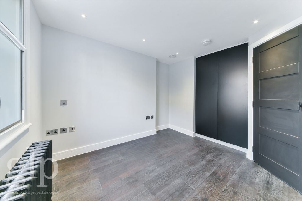 Property photo 3 of 23 946913