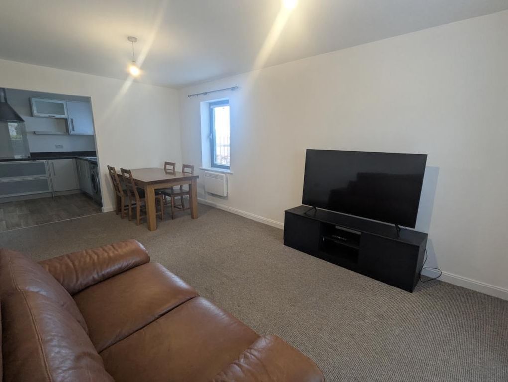 Property photo 3 of 11 Dining Room