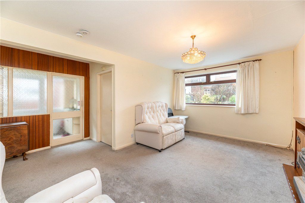 Property photo 2 of 31 Living Room