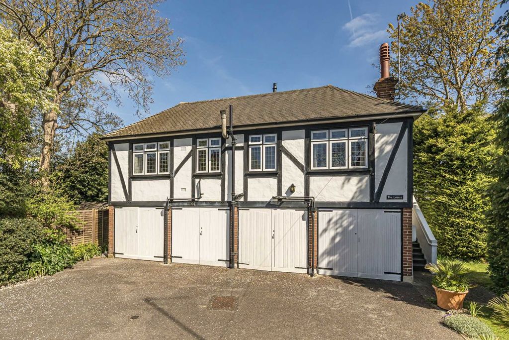 Property photo 1 of 5