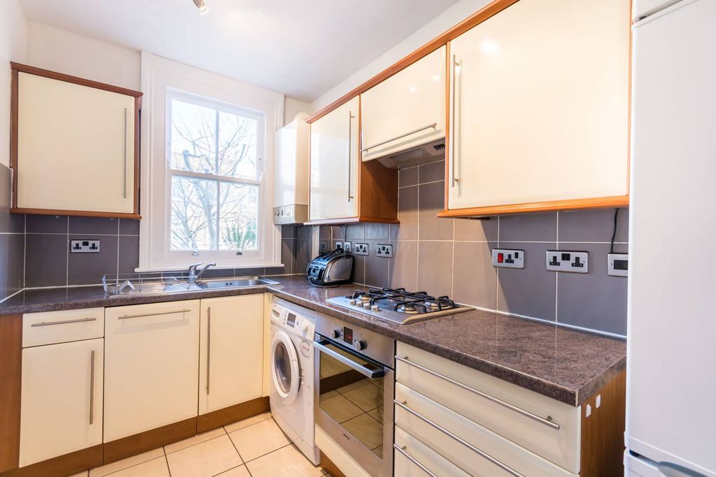 Property photo 3 of 7