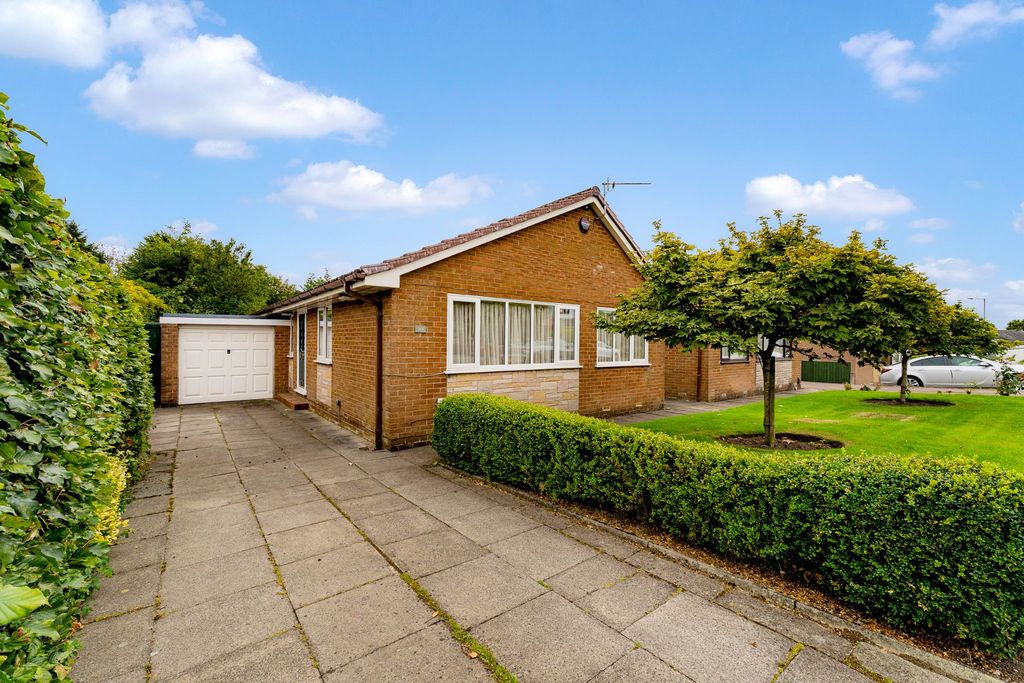 Property photo 3 of 31 Photograph 2