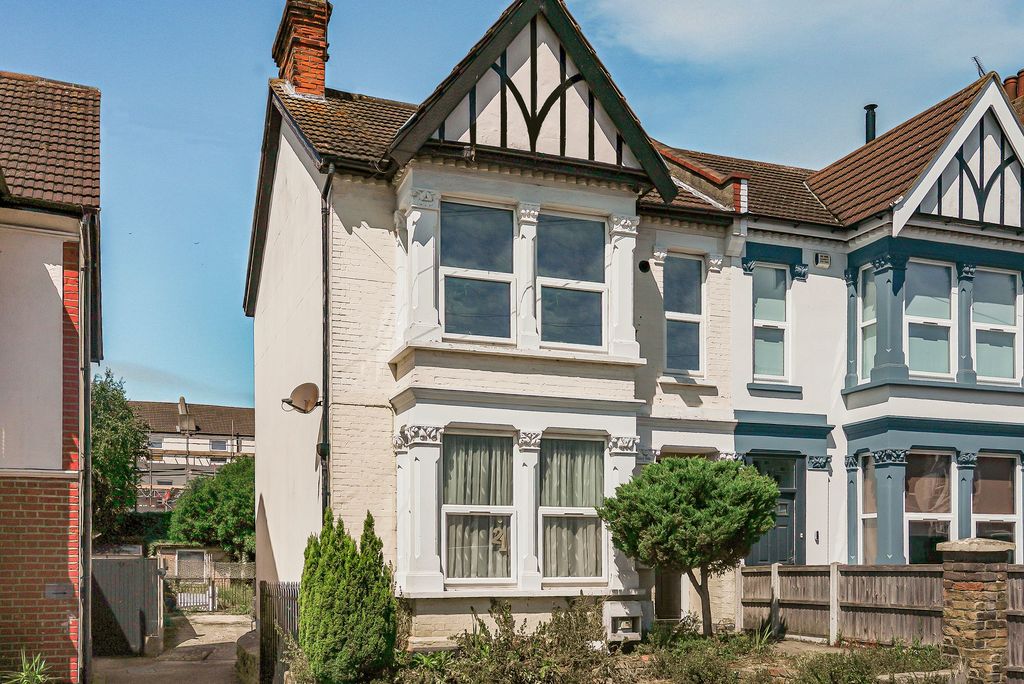 Property photo 1 of 17