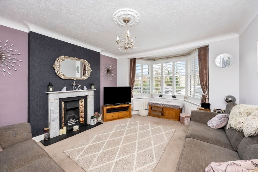 Property photo 2 of 24