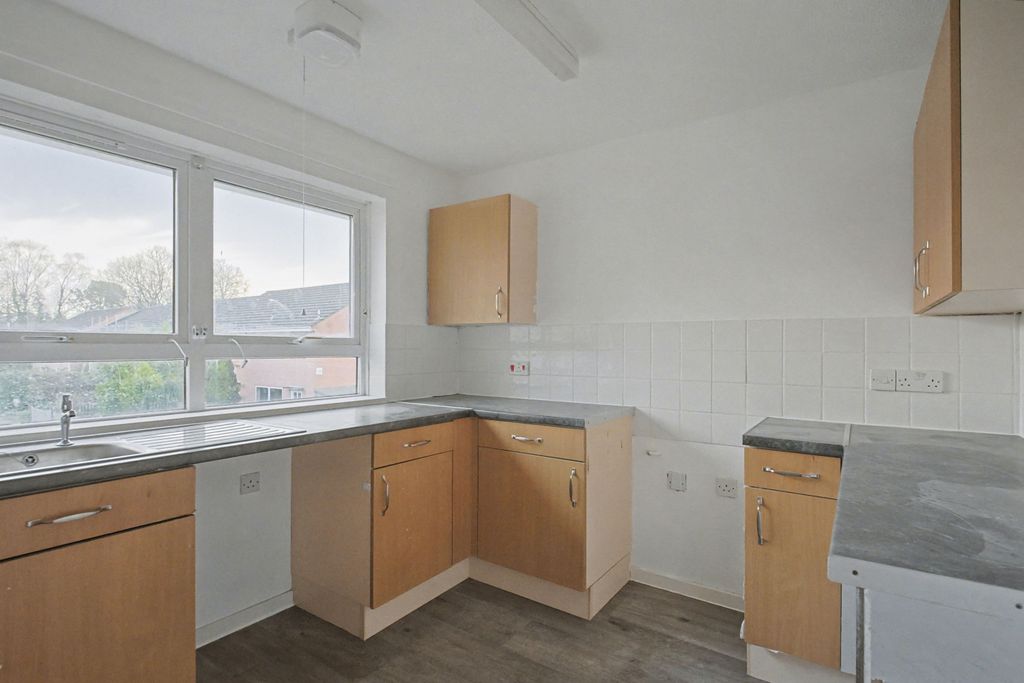 Property photo 2 of 20 43 Joys Road, Three Legged Cross, Wimborne, Dorset, Bh21 6Sj