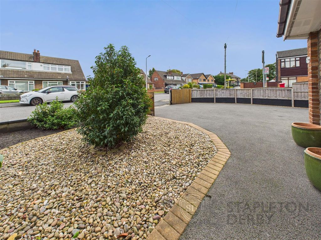 Property photo 2 of 24 Cam04709G0-Pr0246-Still003.Jpg