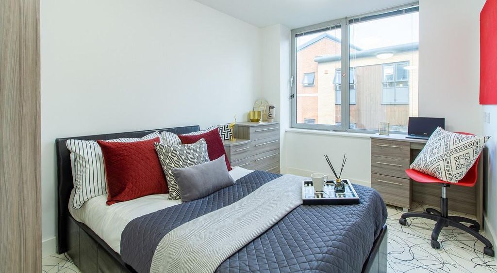 Property photo 1 of 30