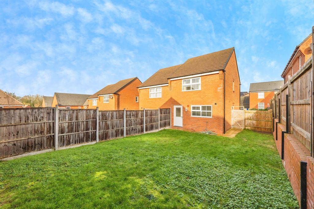 Property photo 2 of 16 Gardens: