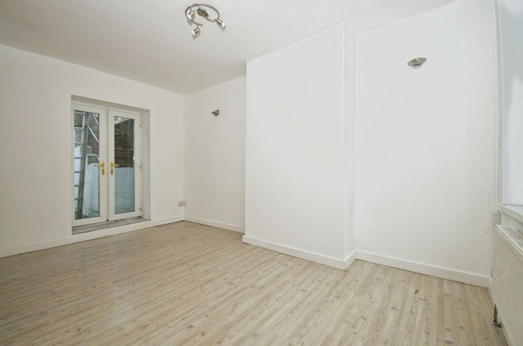 Property photo 3 of 10 Image 3