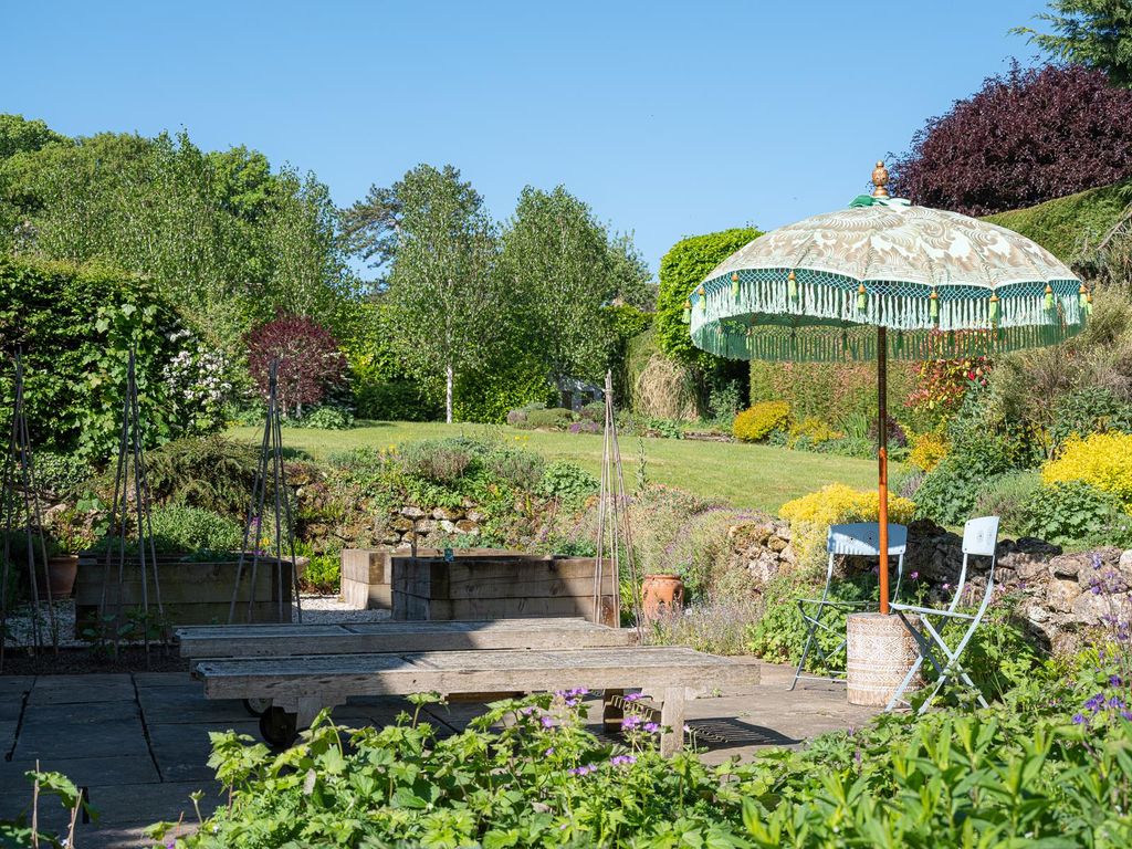 Property photo 2 of 18 Image