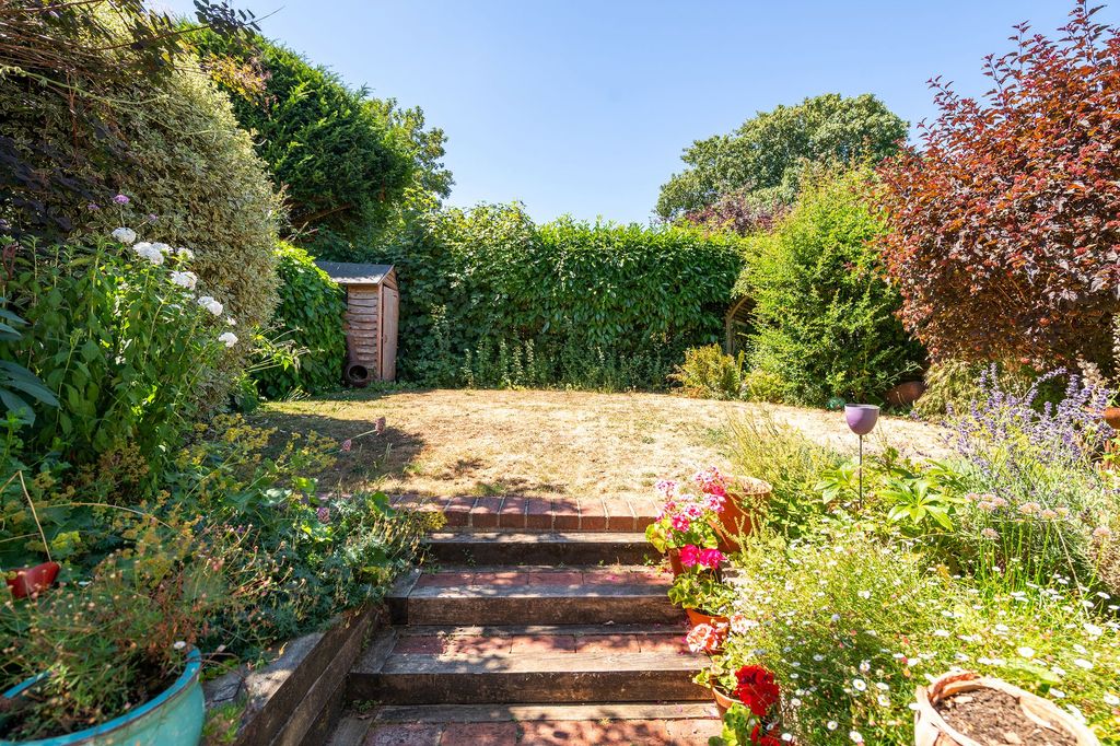 Property photo 2 of 31